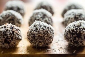 Heart Healthy Date Balls - EATS Park City